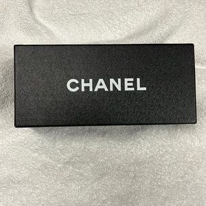 Chanel sunglasses box great condition